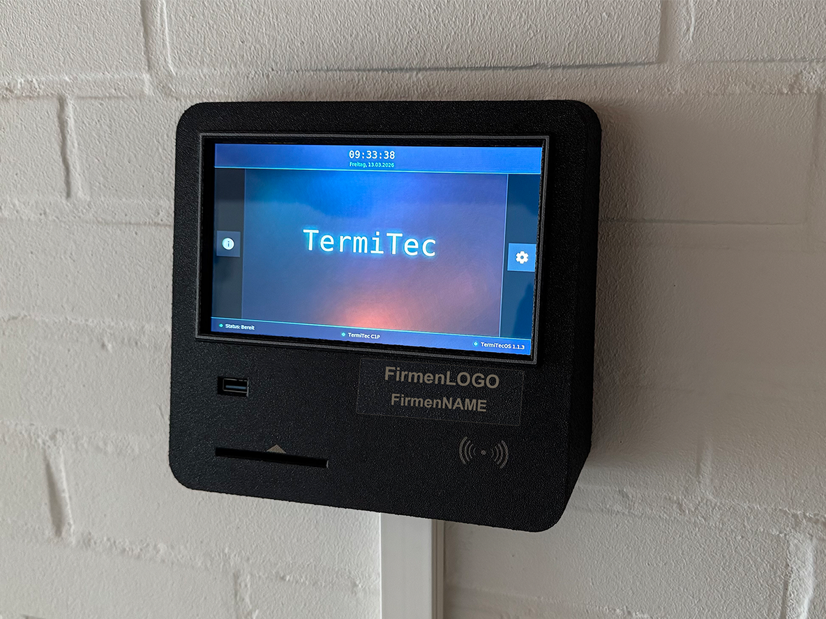 TermiTec Pro an der Wand mit Logo